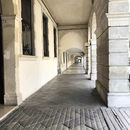 Maison Revedin شقة